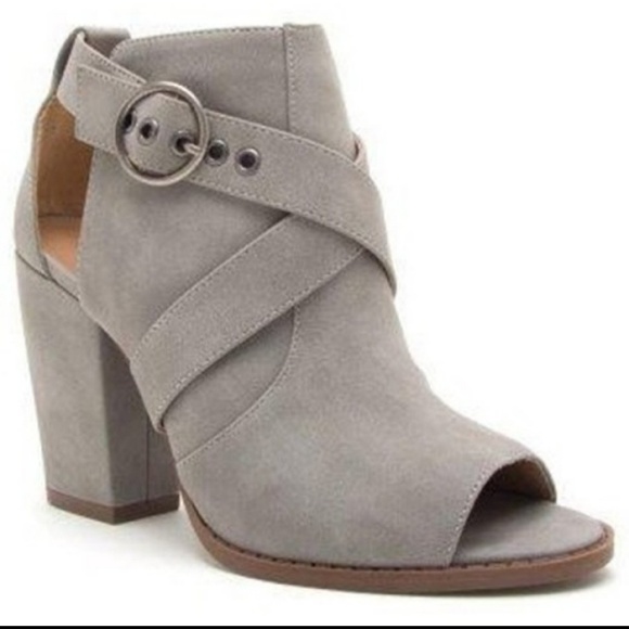 Fisher Ankle Gray Bootie. - Picture 4 of 5